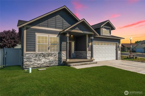 Photo of 1300 W Marina Drive #33, Moses Lake, WA 98837 (MLS # 2398765)