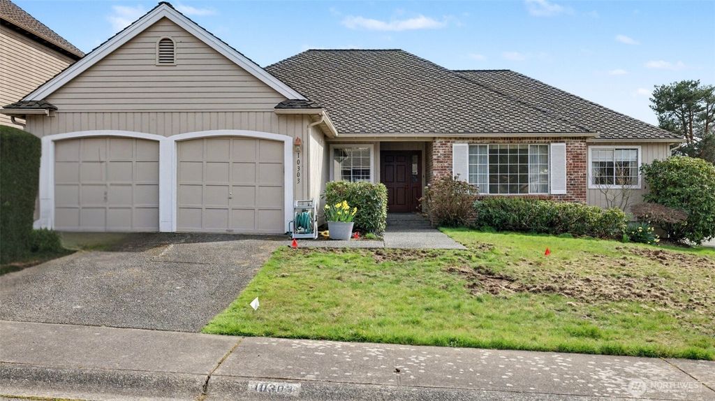 Photo of 10303 SE 210th Place, Kent, WA 98031 (MLS # 2497436)