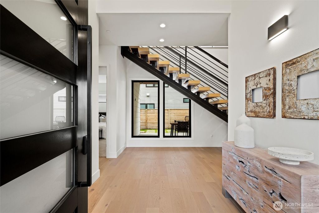 Photo of 4605 108th Avenue NE, Kirkland, WA 98033 (MLS # 2477683)