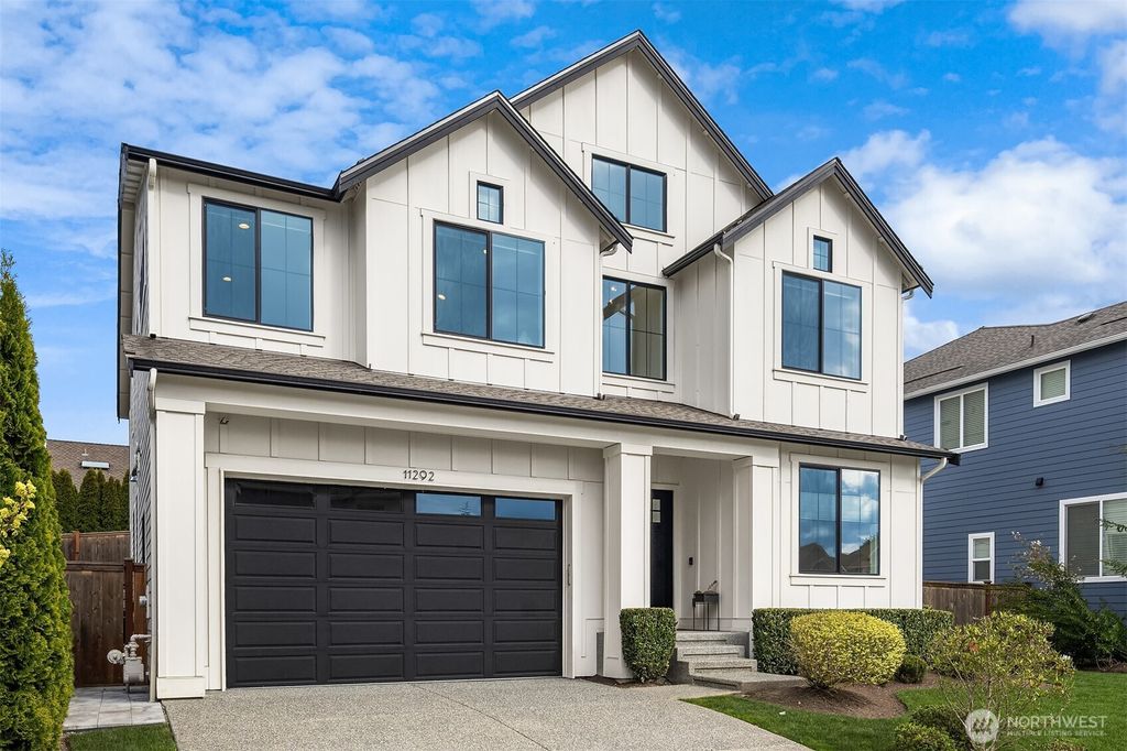 Photo of 11292 SE 61st Place, Bellevue, WA 98006 (MLS # 2507255)