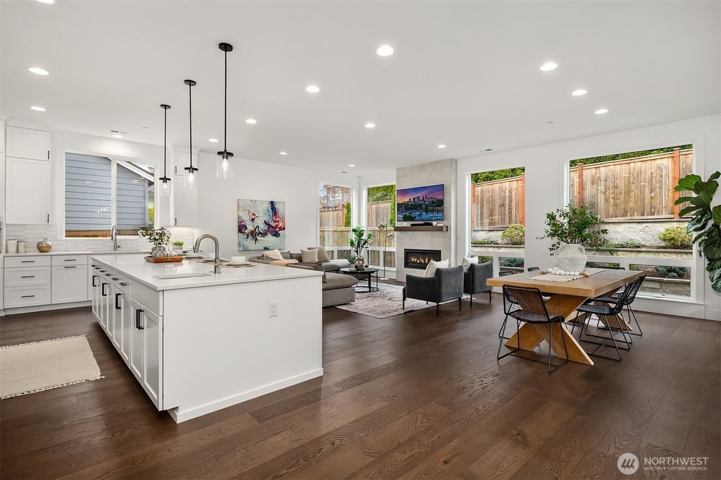 Photo of 11292 SE 61st Place, Bellevue, WA 98006 (MLS # 2507255)