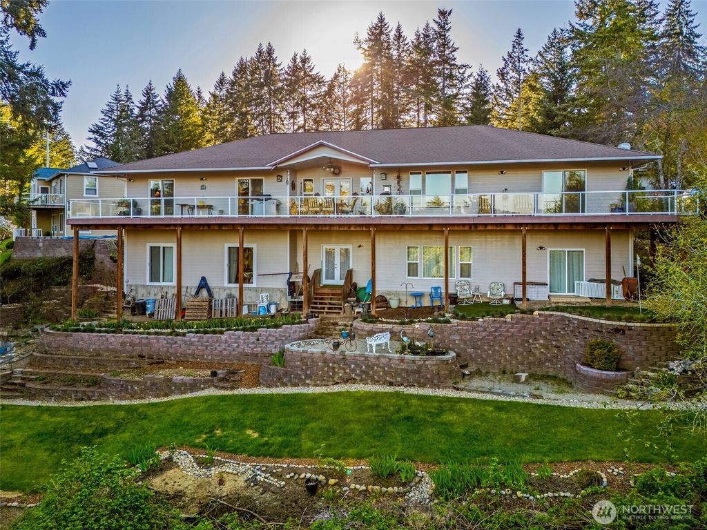 Photo of 341 E Rainier Court, Allyn, WA 98524 (MLS # 2542993)