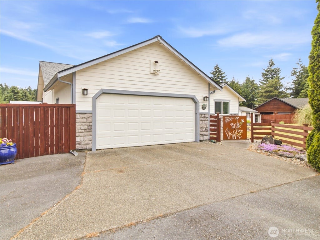 Photo of 18828 Loganberry Street SW, Rochester, WA 98579 (MLS # 2547610)