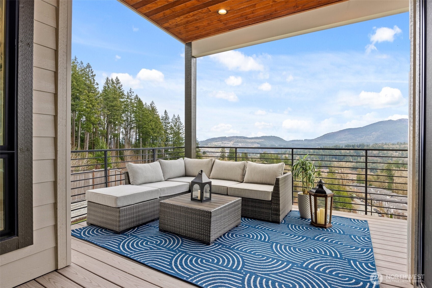 2599 NW Si View Lane