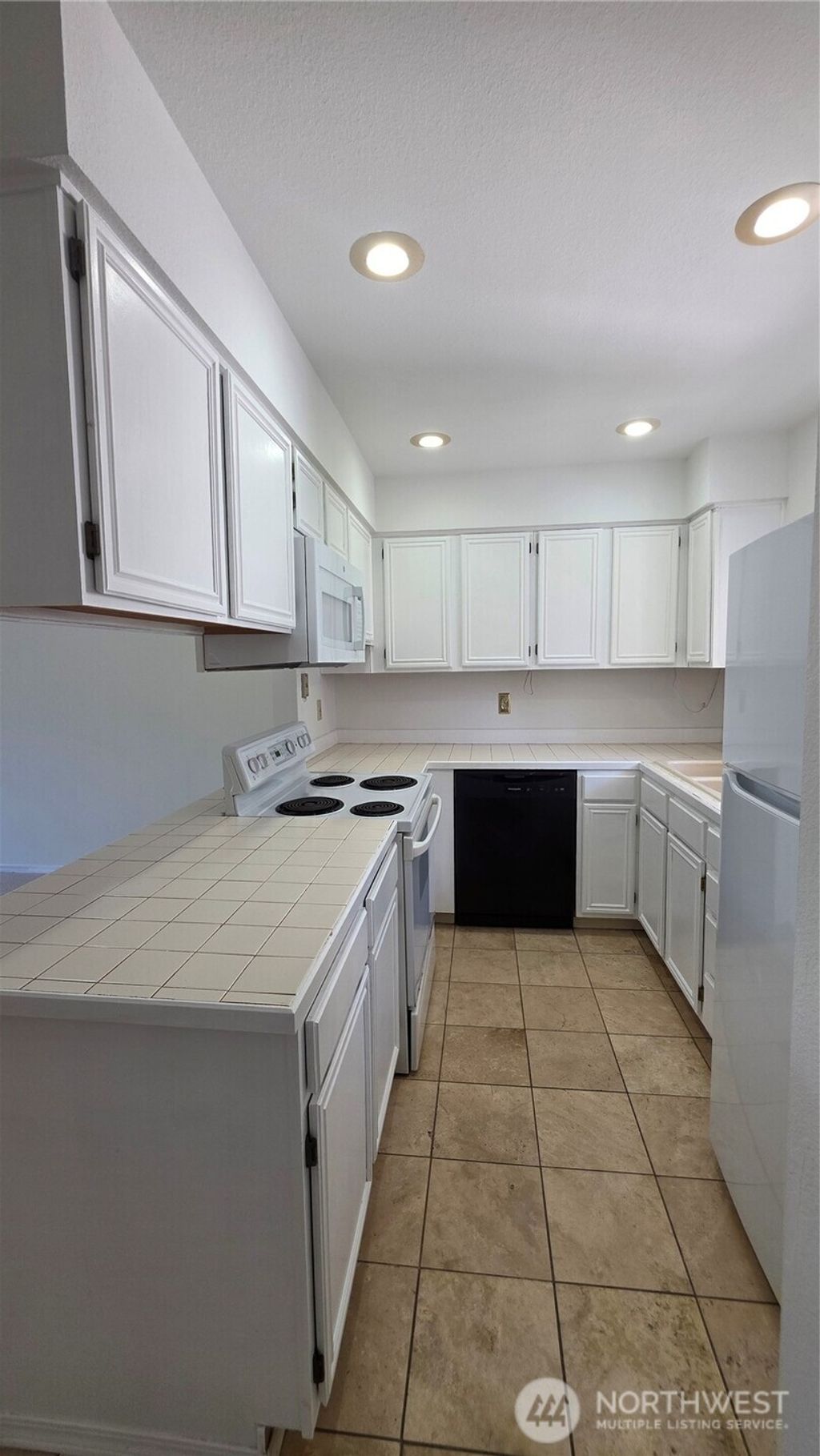 Photo of 2680 118th Avenue SE #13-302, Bellevue, WA 98005 (MLS # 2513143)