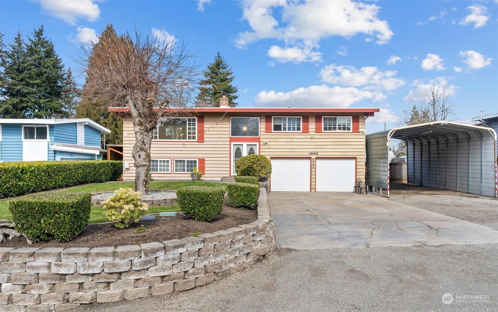 Photo of 832 S 116th Street, Burien, WA 98168 (MLS # 2041943)