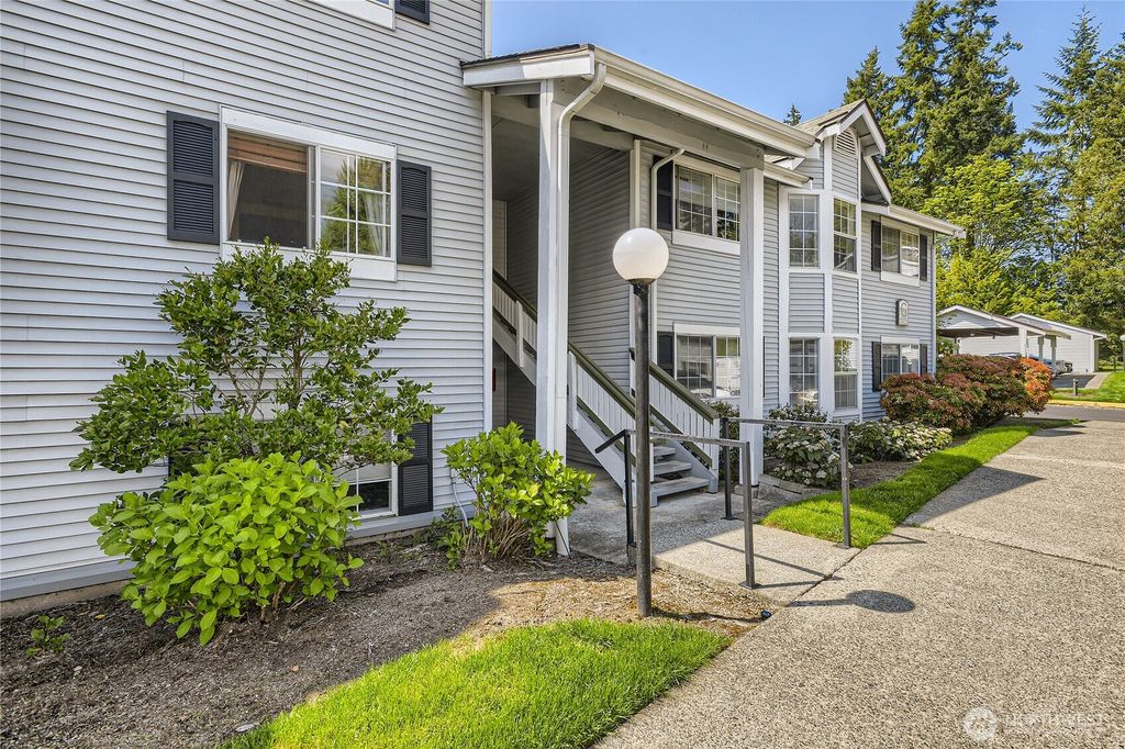 Photo of 23325 Cedar Way #G105, Mountlake Terrace, WA 98043 (MLS # 2439113)