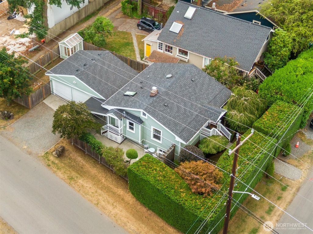 Photo of 527 N 101st Street, Seattle, WA 98133 (MLS # 2423268)