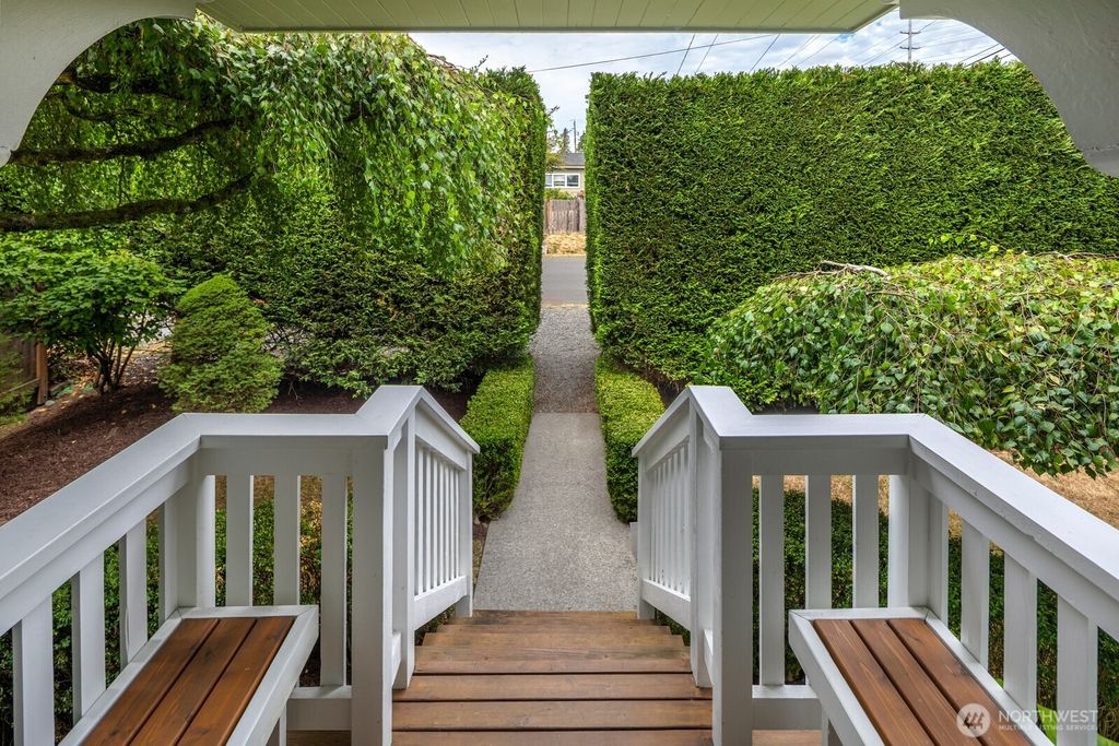 Photo of 527 N 101st Street, Seattle, WA 98133 (MLS # 2423268)