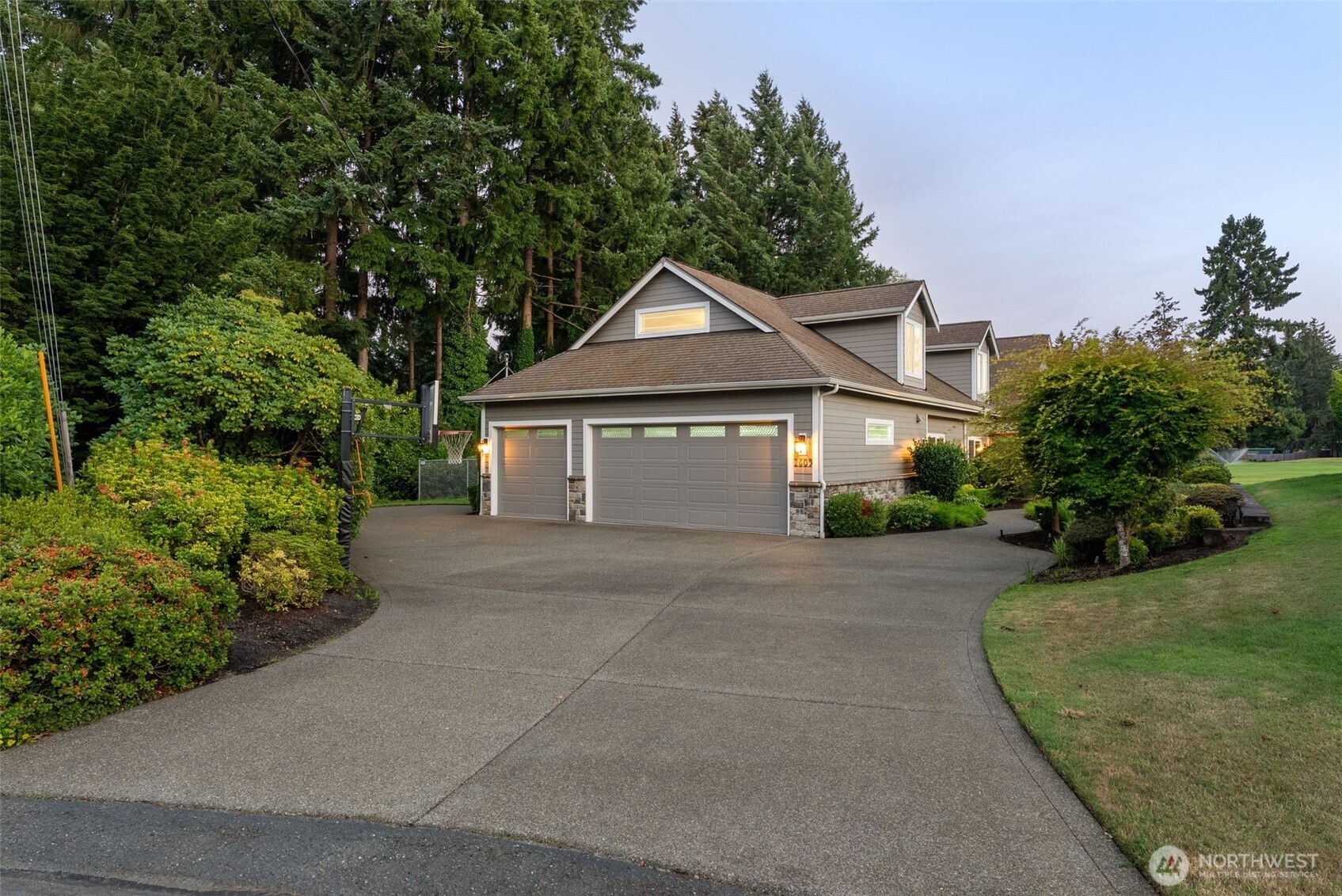 2609 Country Club Court NW