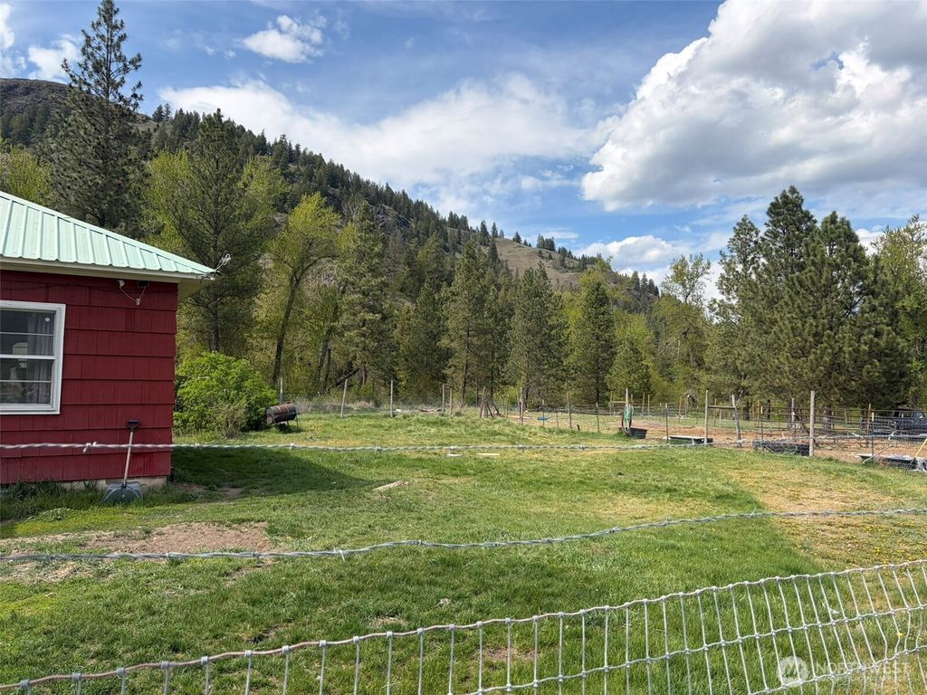 Photo of 17525 highway 21 N, Malo, WA 99150 (MLS # 2517398)