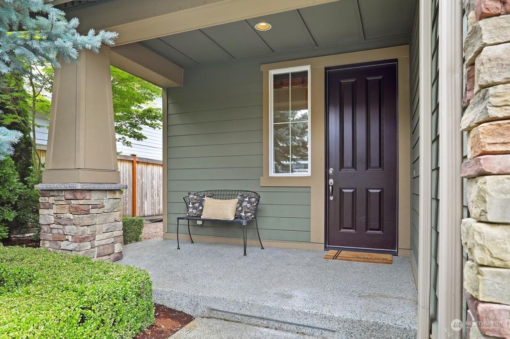 Photo of 6215 NE 1st Street, Renton, WA 98059 (MLS # 2138054)