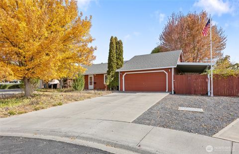 Photo of 1720 E Pirate Lane, Moses Lake, WA 98837 (MLS # 2444185)