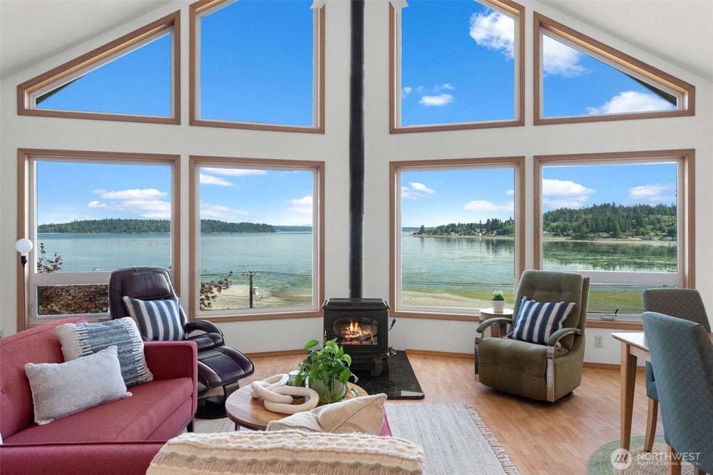 Photo of 7727 SE Southworth Drive, Port Orchard, WA 98366 (MLS # 2579828)