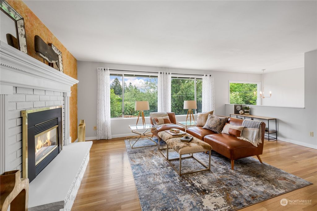 Photo of 12955 22nd Avenue NE, Seattle, WA 98125 (MLS # 2138830)