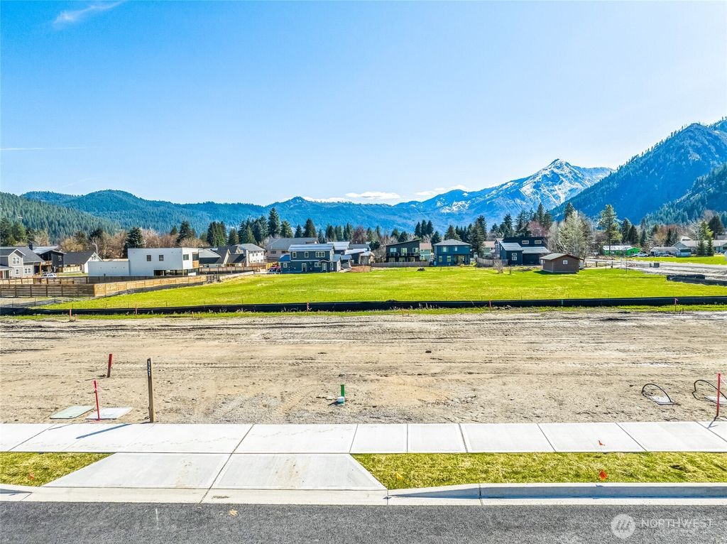 Photo of 121 Alpenglow Drive, Leavenworth, WA 98826 (MLS # 2495076)