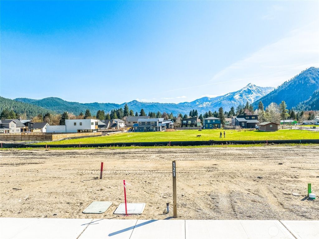Photo of 121 Alpenglow Drive, Leavenworth, WA 98826 (MLS # 2495076)