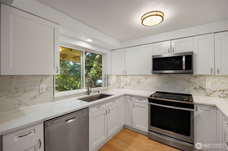 4231 NE 5th Street B203