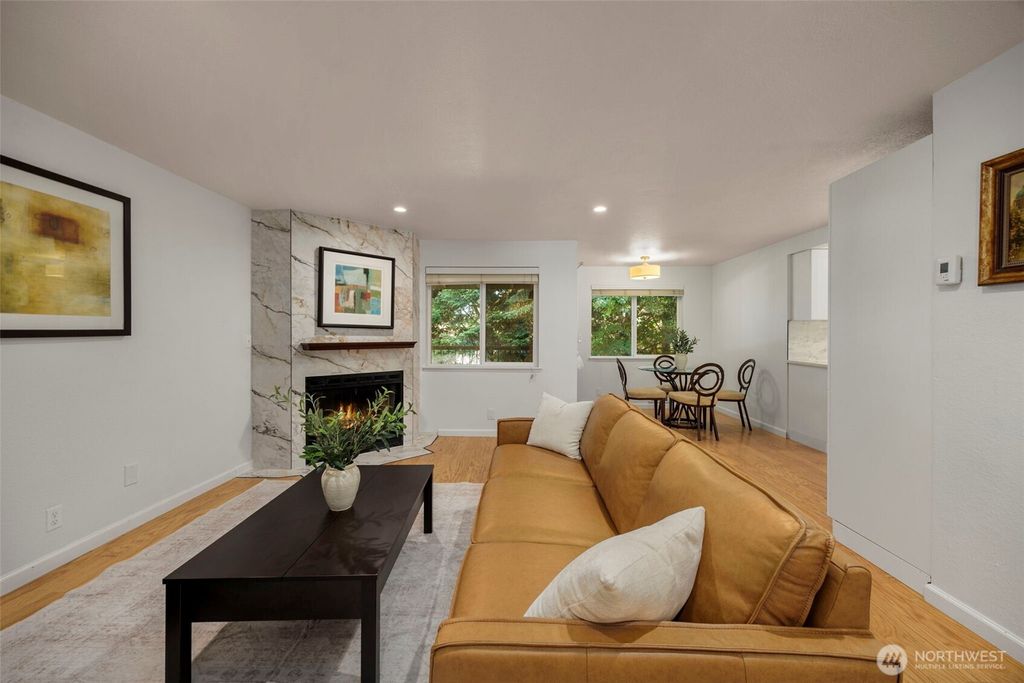 Photo of 4231 NE 5th Street #B203, Renton, WA 98059 (MLS # 2553025)