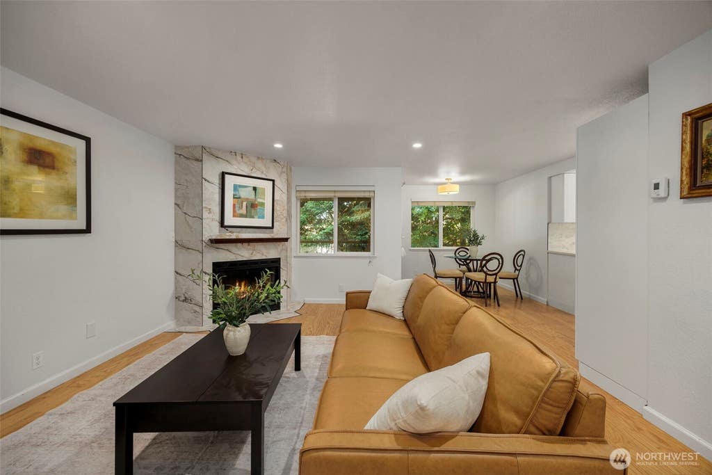 Photo of 4231 NE 5th Street #B203, Renton, WA 98059 (MLS # 2553025)