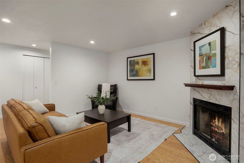4231 NE 5th Street B203