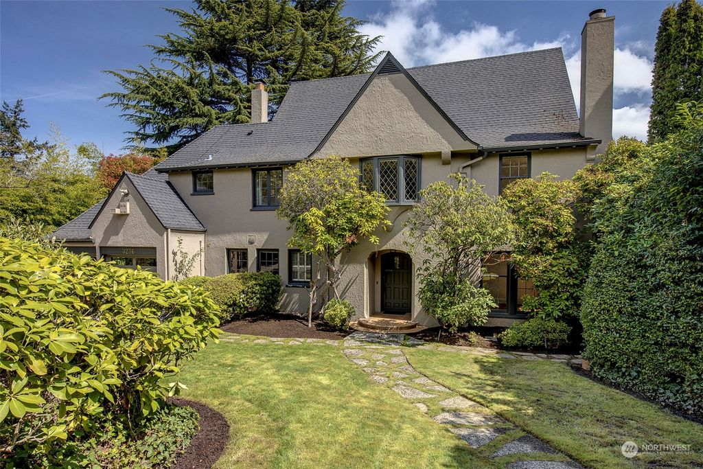 Photo of 3236 Lakewood Avenue S, Seattle, WA 98144 (MLS # 2061034)