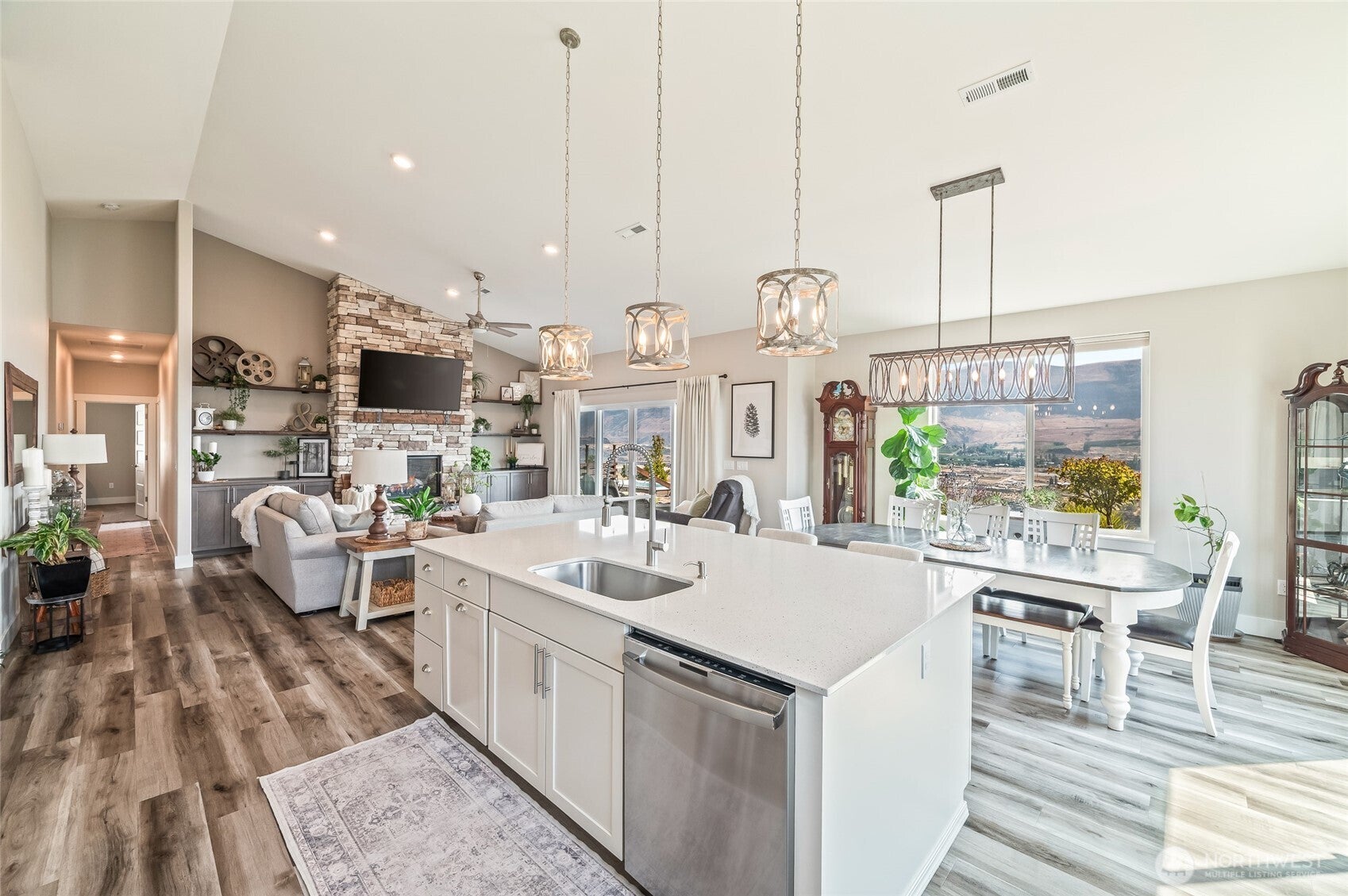 28 13th Street SE