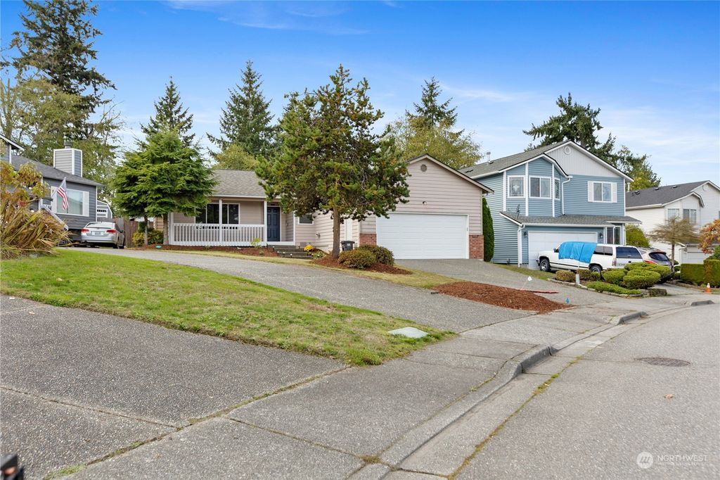 Photo of 8 60th Place SE, Everett, WA 98203 (MLS # 2170213)