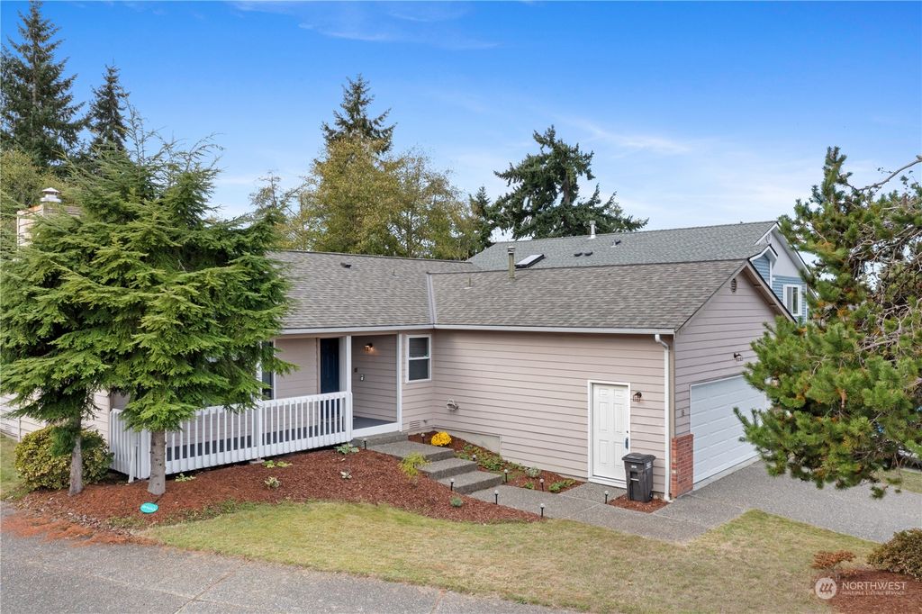 Photo of 8 60th Place SE, Everett, WA 98203 (MLS # 2170213)