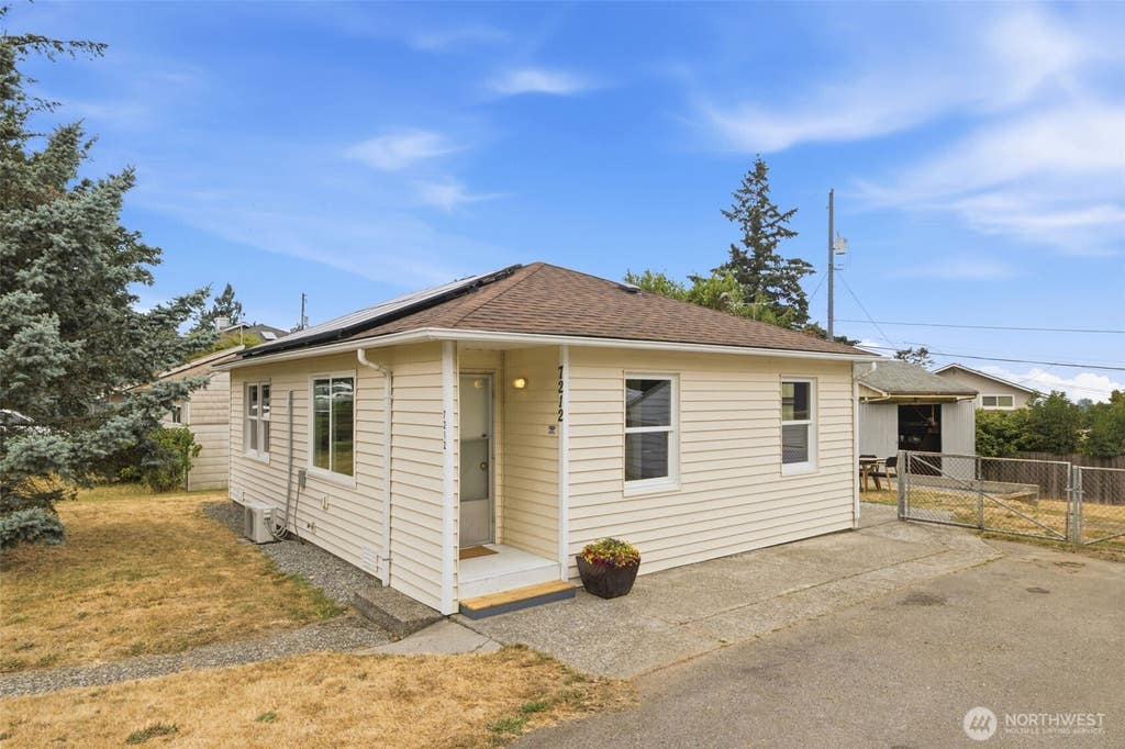 Photo of 7212 S 128th Street, Seattle, WA 98178 (MLS # 2561680)