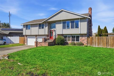 Photo of 1102 NE 135th Circle, Vancouver, WA 98685 (MLS # 2503048)
