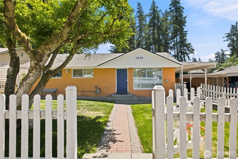 Photo of 3519 NE 8th Street, Renton, WA 98056 (MLS # 2534795)
