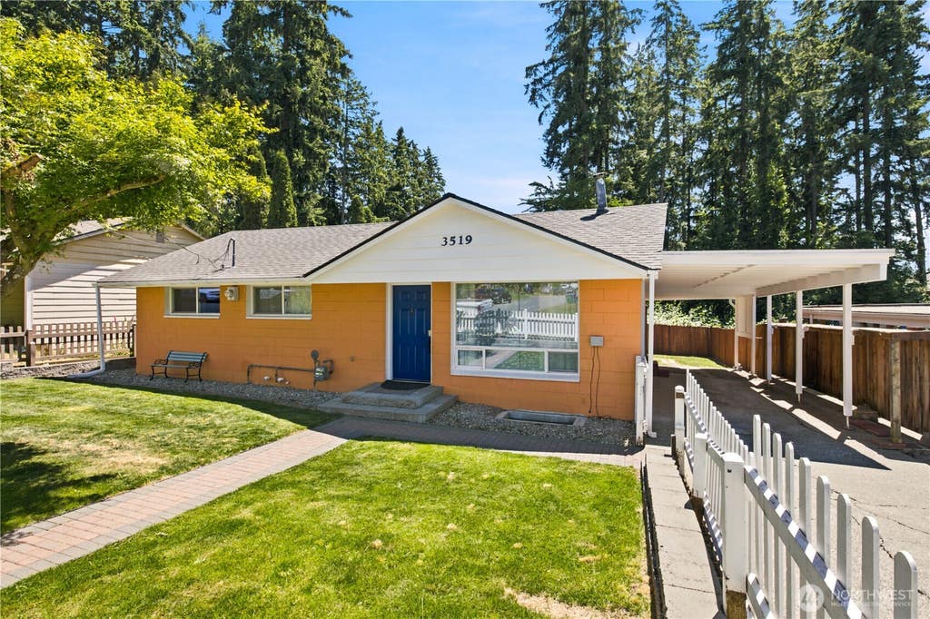 Photo of 3519 NE 8th Street, Renton, WA 98056 (MLS # 2534795)