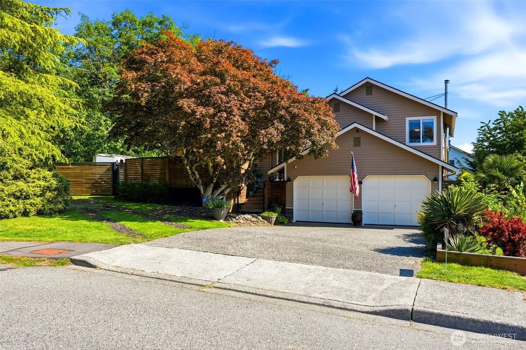Photo of 4408 92nd Street SW, Mukilteo, WA 98275 (MLS # 2528194)