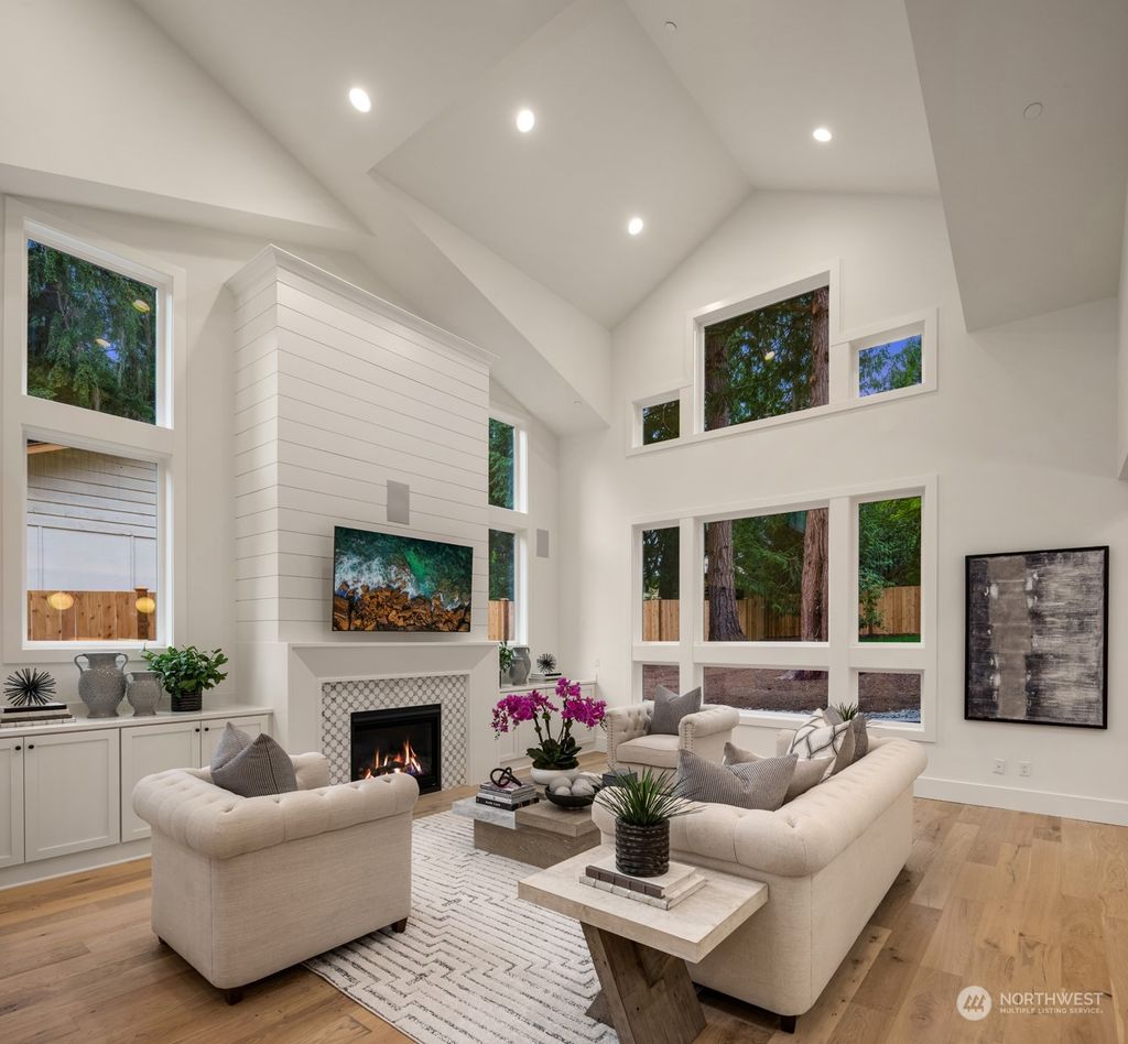 Photo of 16658 SE 17th Street, Bellevue, WA 98008 (MLS # 2279991)