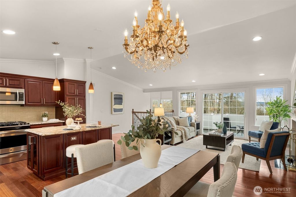 Photo of 11004 100th Avenue NE, Kirkland, WA 98033 (MLS # 2488883)