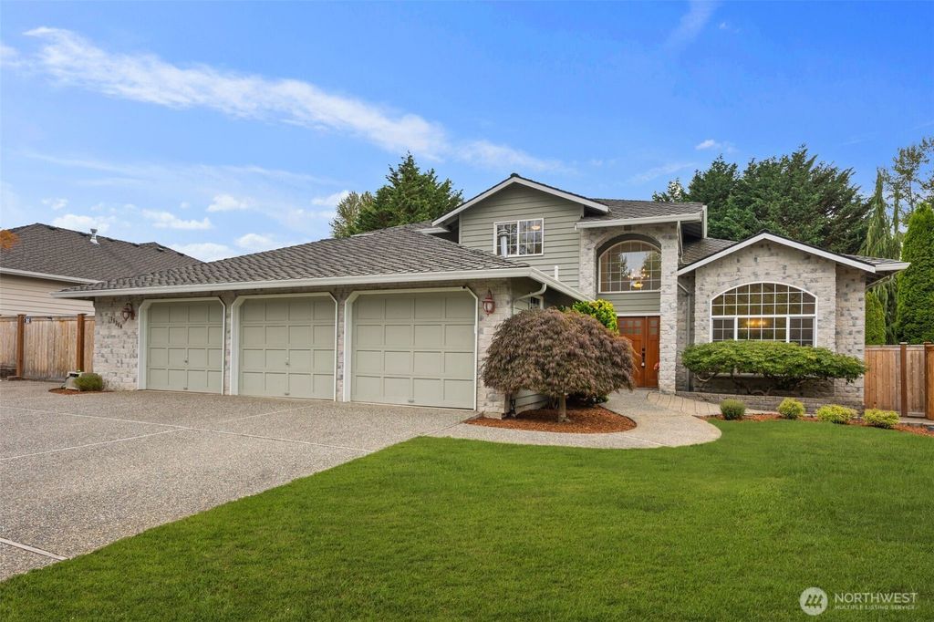 Photo of 15304 67th Drive SE, Snohomish, WA 98296 (MLS # 2399141)