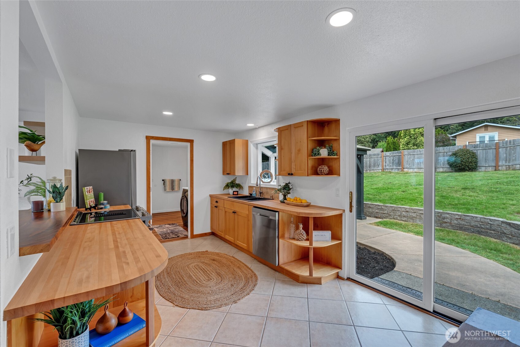 18610 10th Ave NE