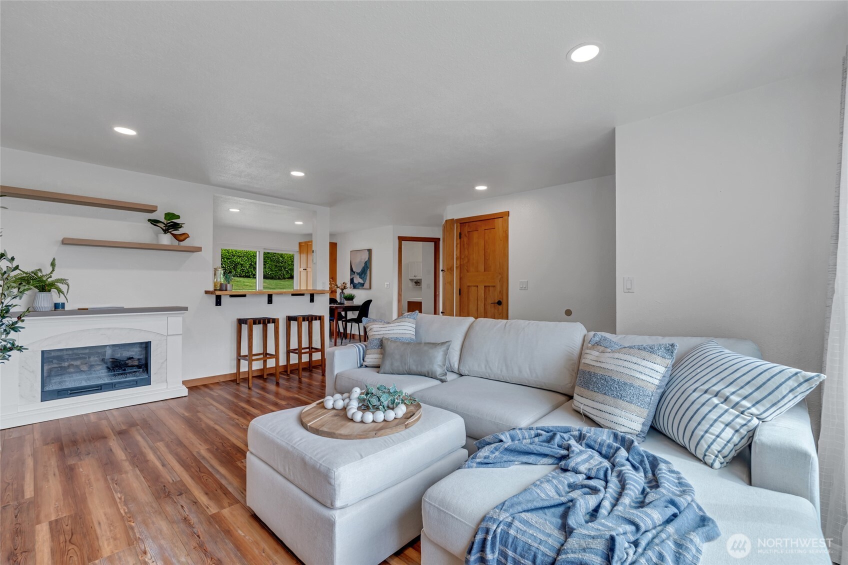 18610 10th Ave NE