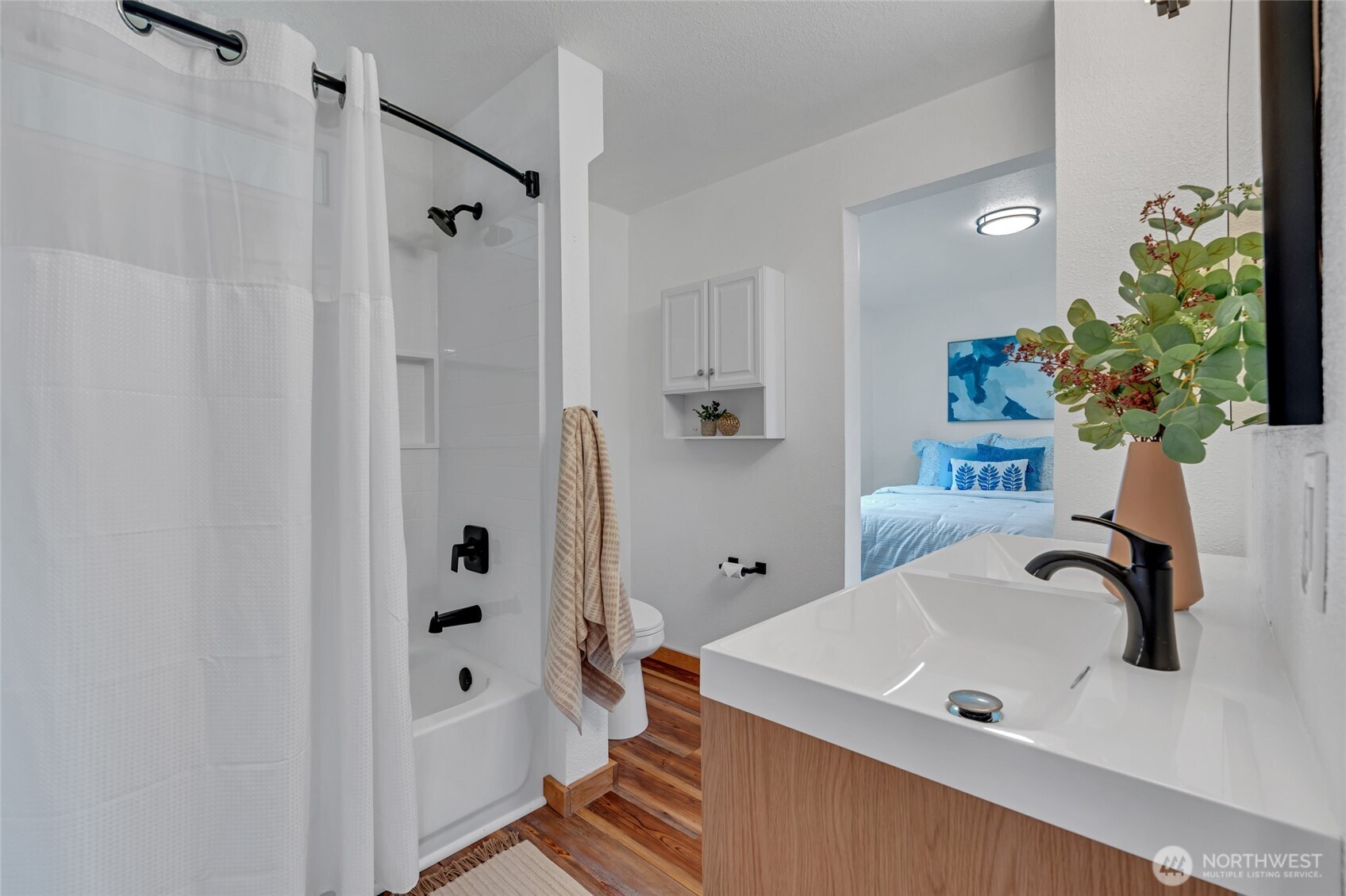 18610 10th Ave NE
