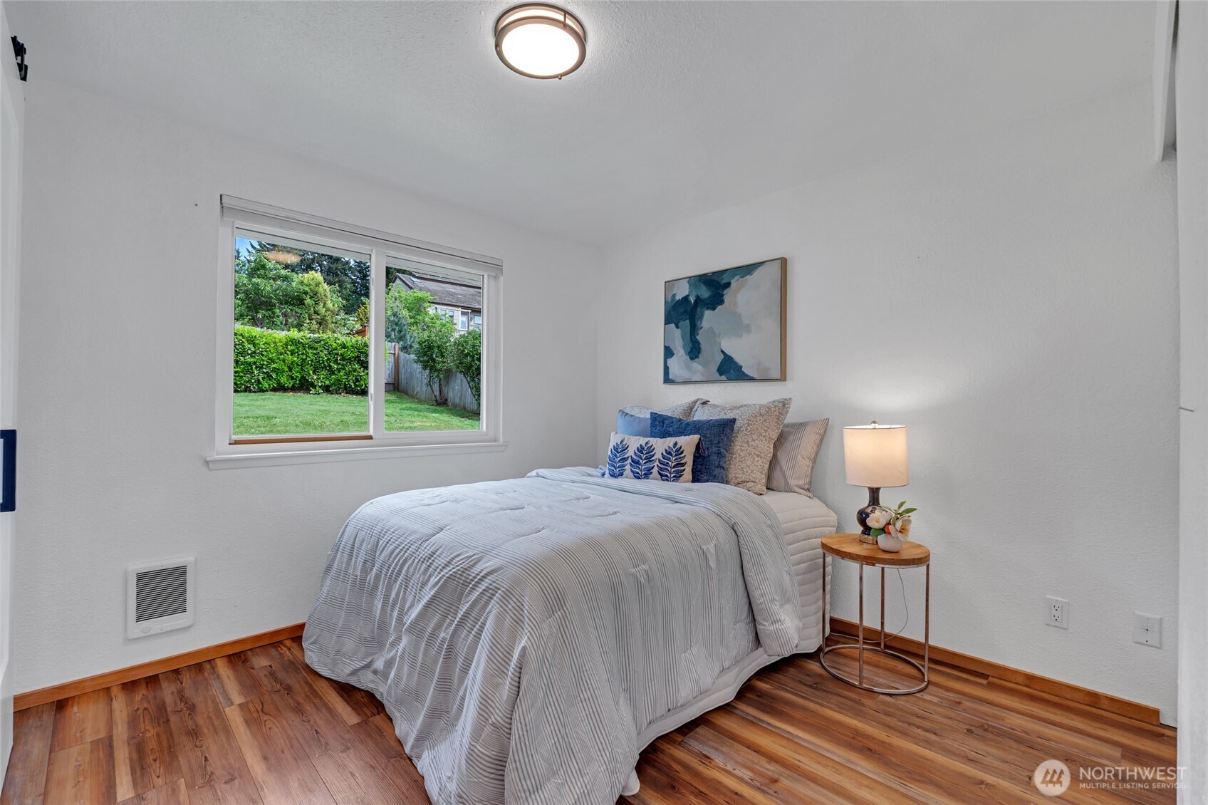 18610 10th Ave NE