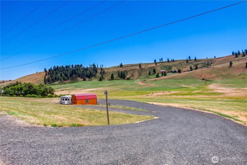 1541 Bettas Road