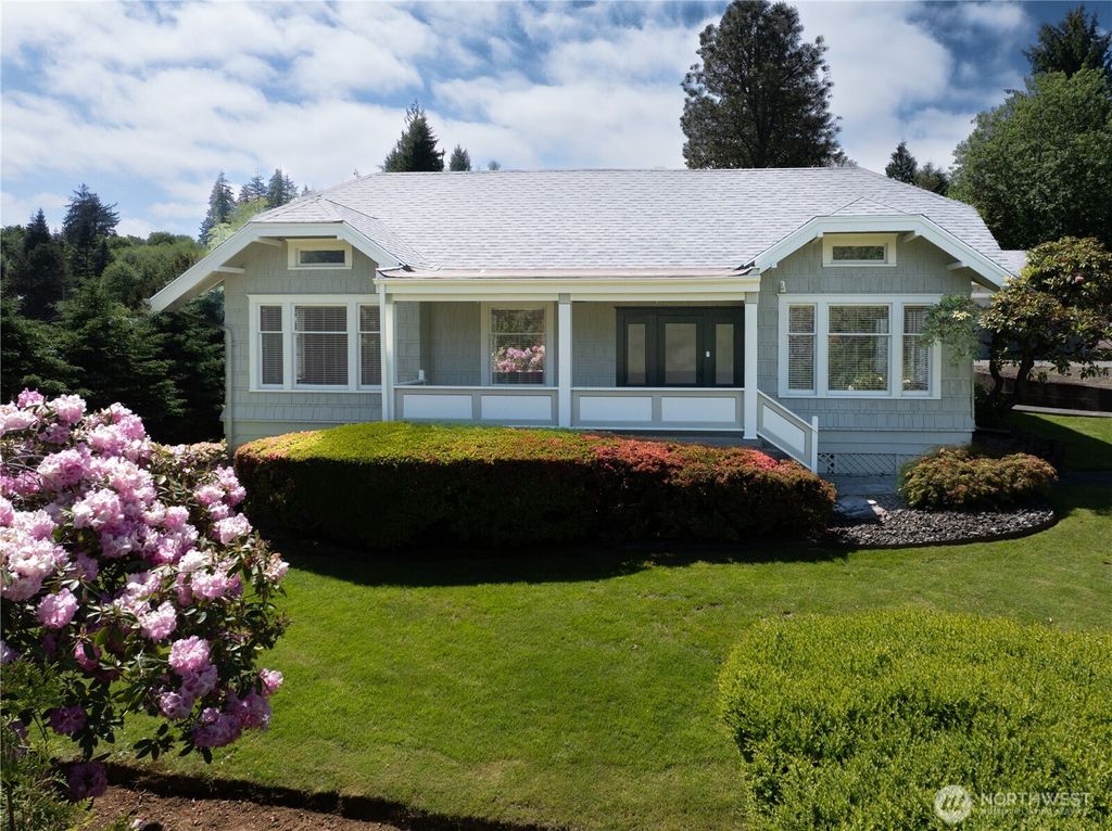 Photo of 550 Ballentine Street, Raymond, WA 98577 (MLS # 2530473)