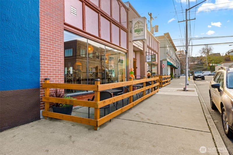 117 N Oak Street