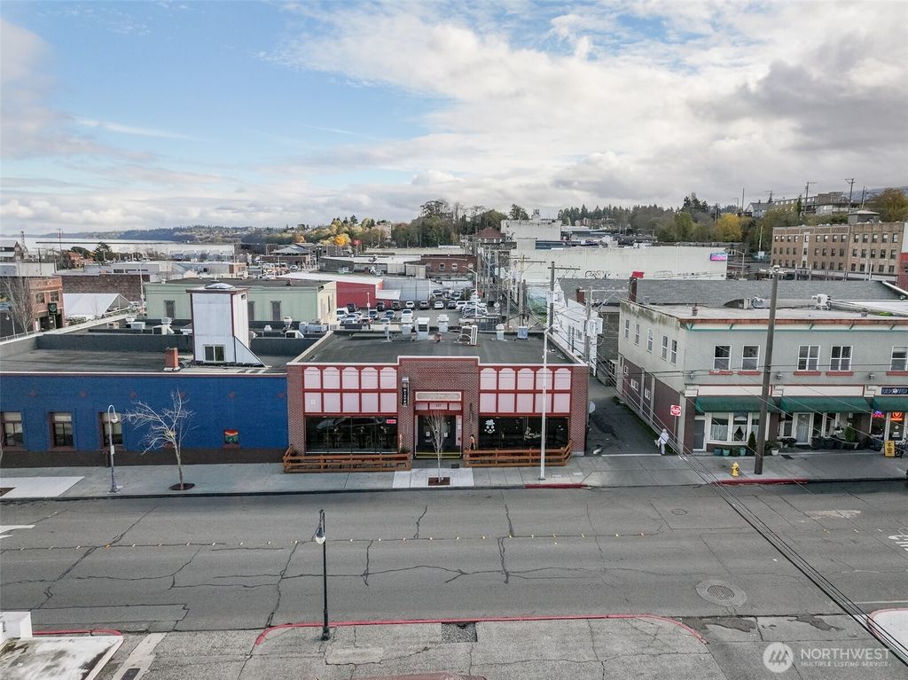 Photo of 117 N Oak Street, Port Angeles, WA 98362 (MLS # 2458723)