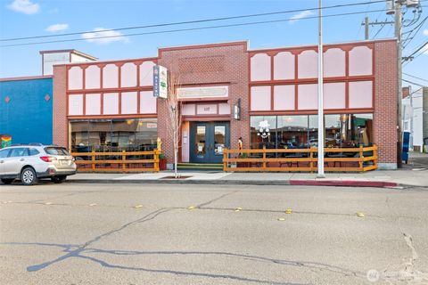 Photo of 117 N Oak Street, Port Angeles, WA 98362 (MLS # 2458723)