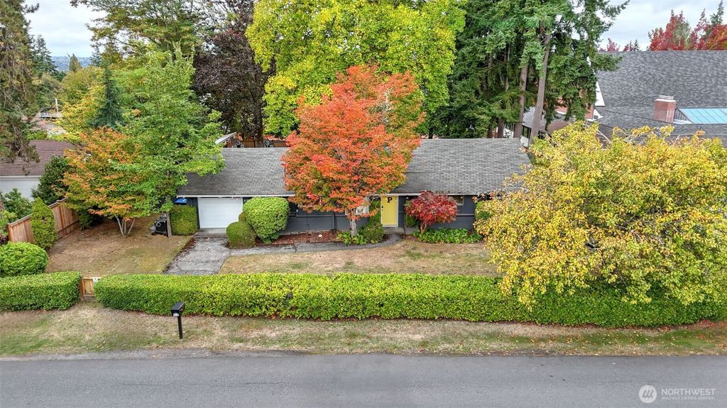 Photo of 4025 86th Avenue SE, Mercer Island, WA 98040 (MLS # 2448167)