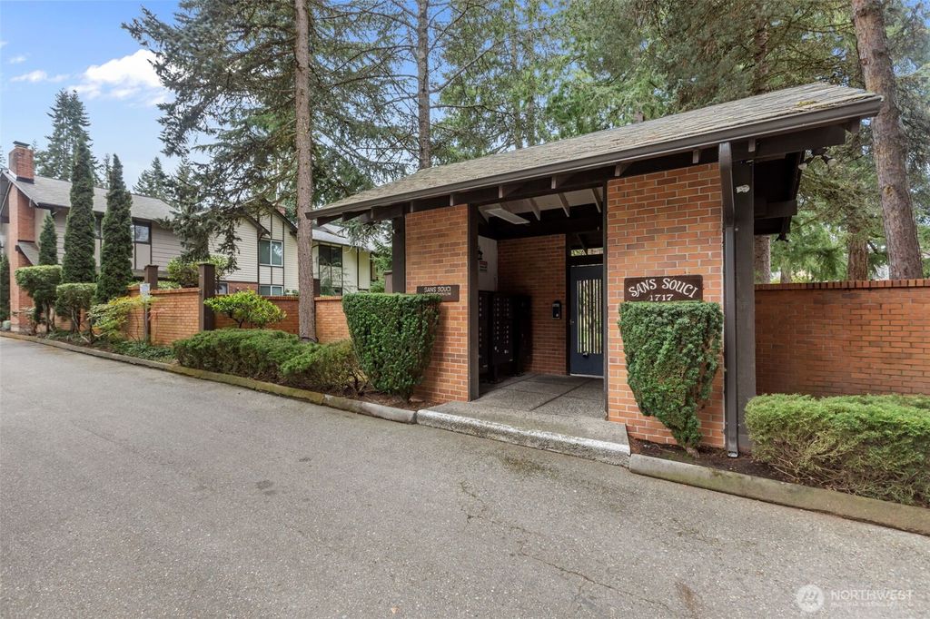 Photo of 1717 150th Avenue SE #1, Bellevue, WA 98007 (MLS # 2501856)