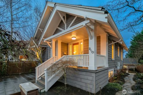 Photo of 210 W McGraw Street, Seattle, WA 98119 (MLS # 2477174)