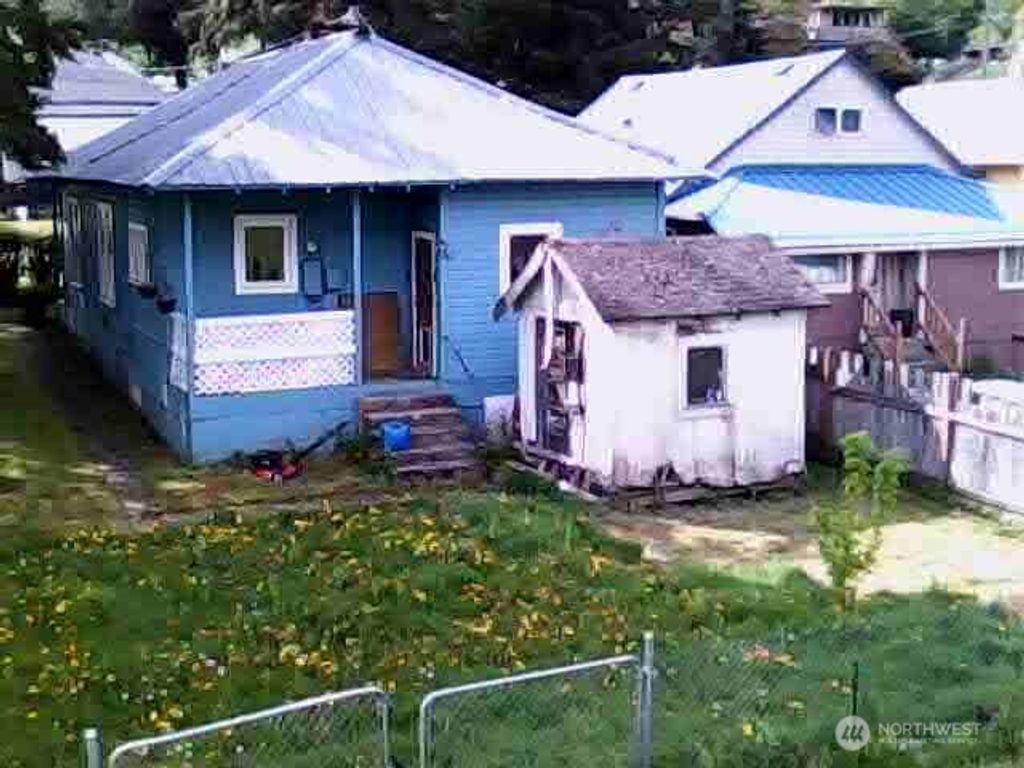 Photo of 7279 B Avenue, Concrete, WA 98237 (MLS # 2517393)